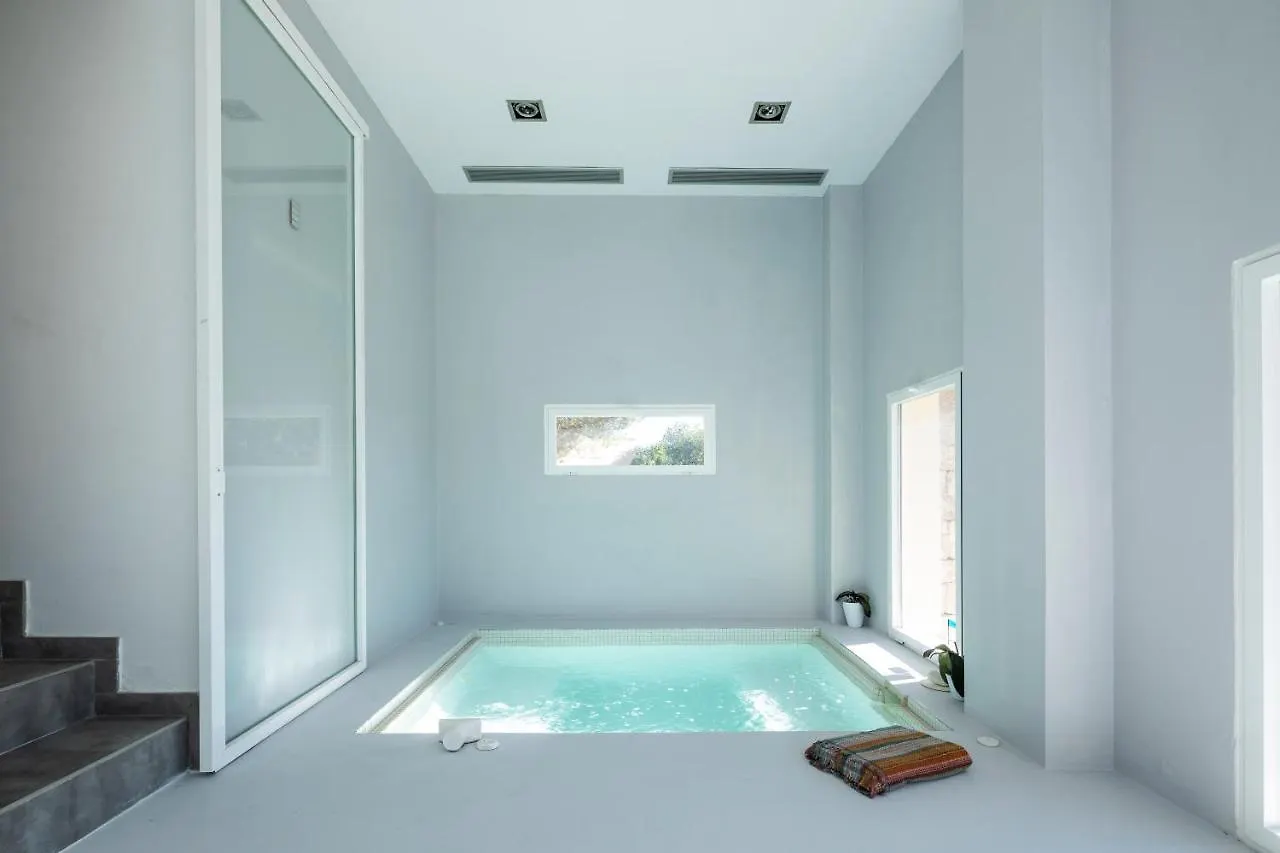 Villa Infinity -Amazing Luxury Villa 3 Pools & Jacuzzi Roca Llisa