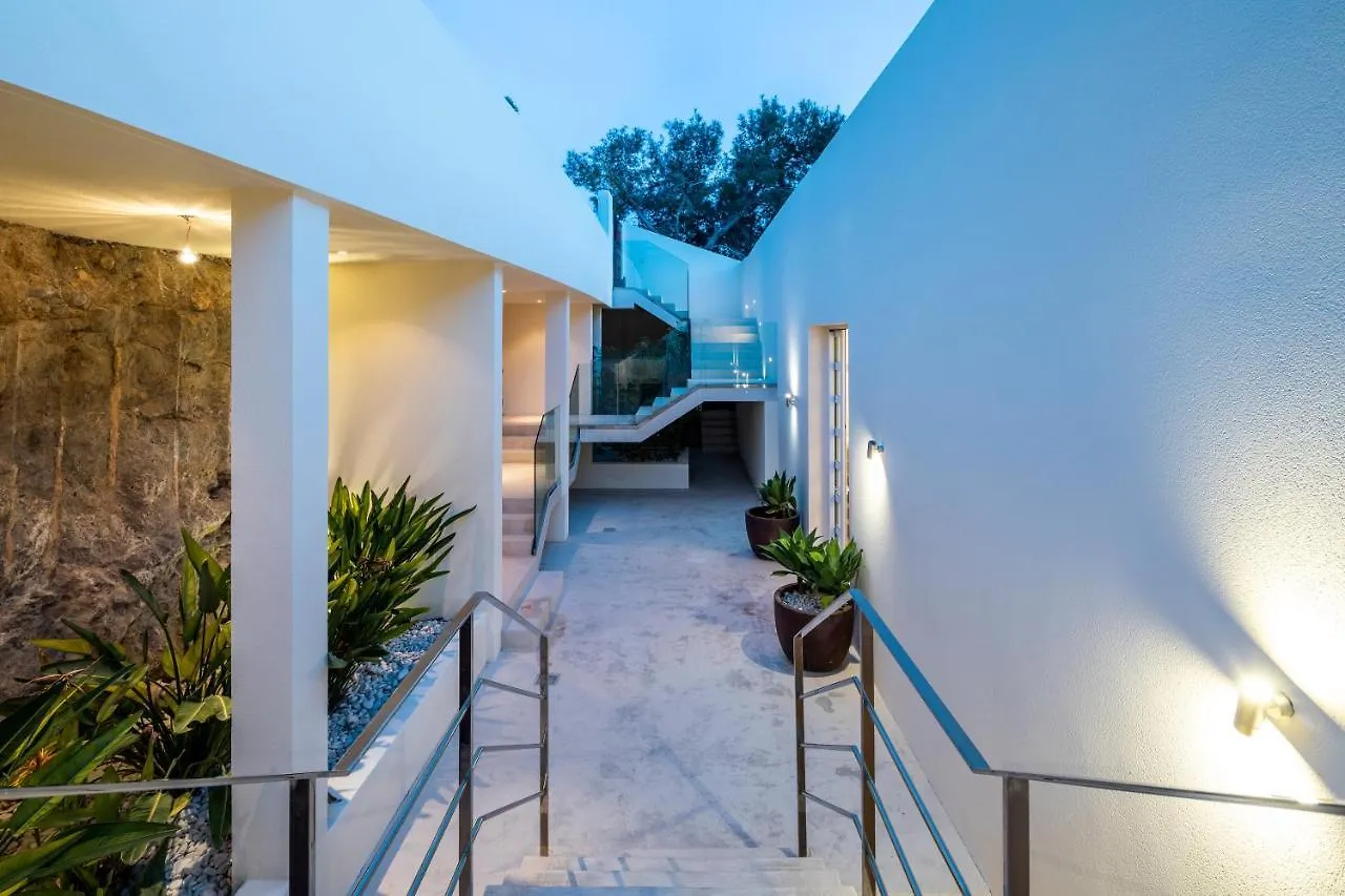 Villa Infinity -Amazing Luxury Villa 3 Pools & Jacuzzi Roca Llisa