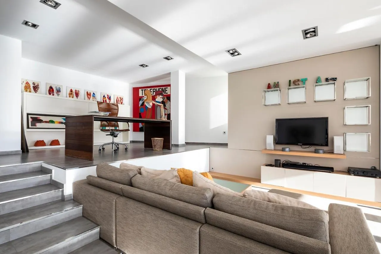 Villa Infinity -Amazing Luxury Villa 3 Pools & Jacuzzi Roca Llisa