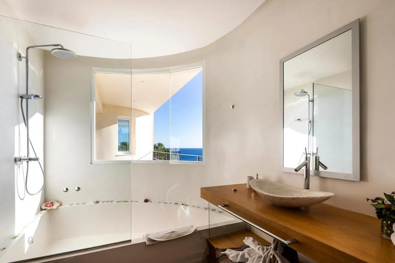 Villa Infinity -Amazing Luxury Villa 3 Pools & Jacuzzi Roca Llisa 0*,