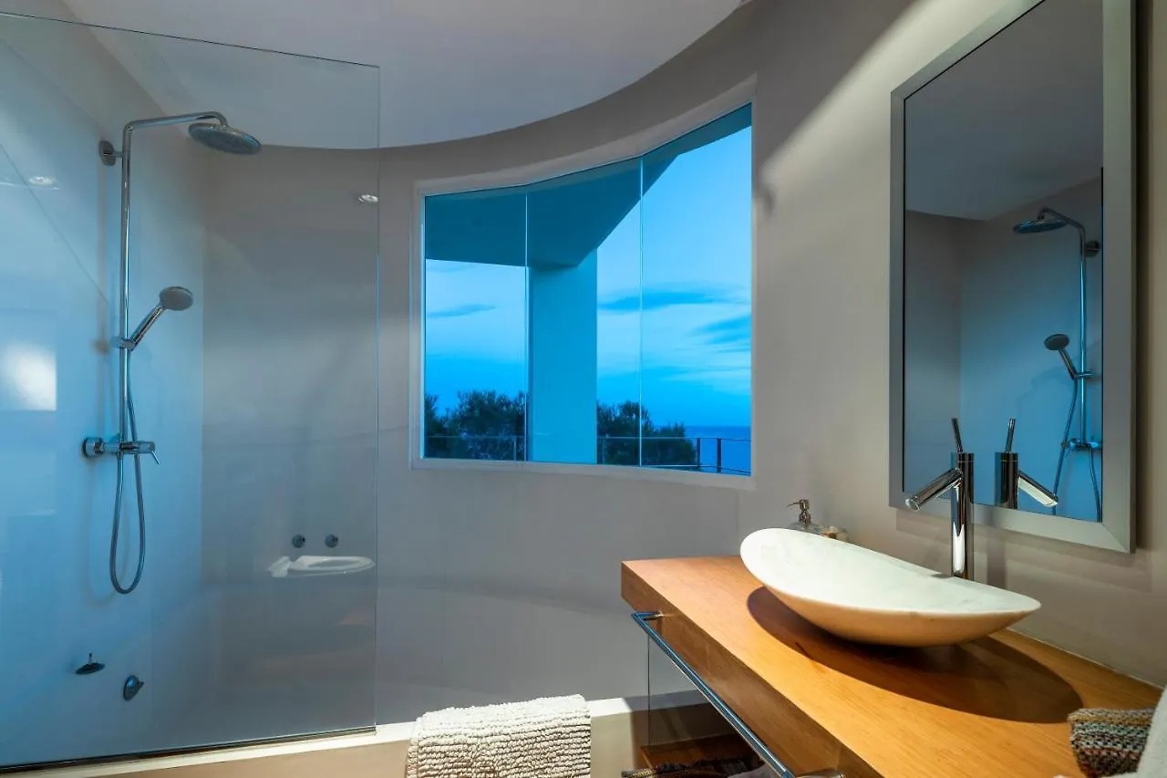 Villa Infinity -Amazing Luxury Villa 3 Pools & Jacuzzi Roca Llisa Spain