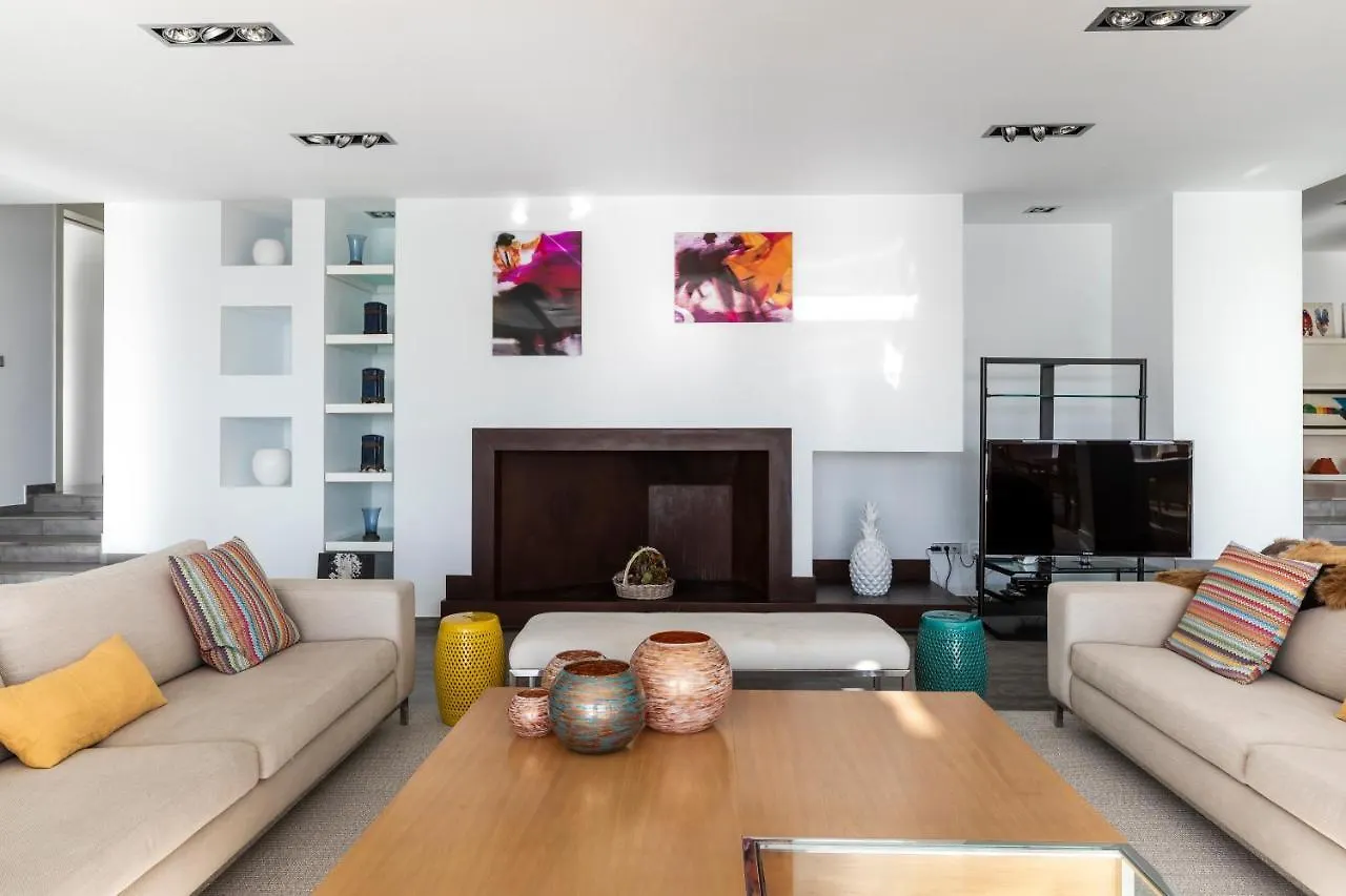 Villa Infinity -Amazing Luxury Villa 3 Pools & Jacuzzi Roca Llisa Spain